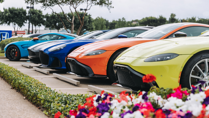Conheça com Teciomar Ábila os carros de luxo que unem ecologia e conectividade total!