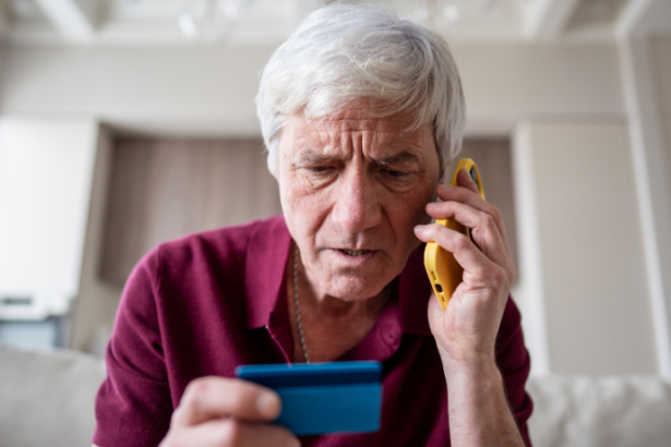 Sindnapi - Sindicato Nacional dos Aposentados, Pensionistas e Idosos alerta: golpes financeiros contra idosos crescem 68% e destaca estratégias de prevenção digital.