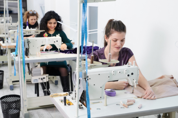 A costura como lazer e bem-estar transforma a mente, reduz o estresse e fortalece a criatividade, afirma Cristiane Ruon dos Santos.