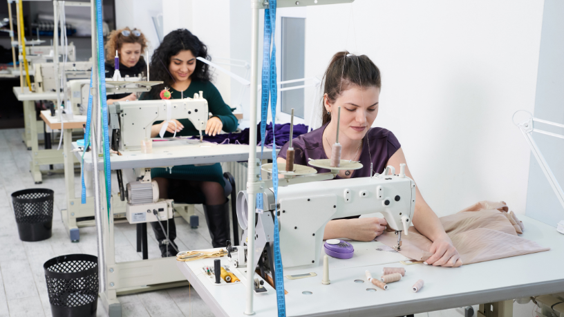 A costura como lazer e bem-estar transforma a mente, reduz o estresse e fortalece a criatividade, afirma Cristiane Ruon dos Santos.