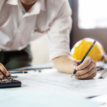 Engenharia no esporte mostra como tecnologia em carros e motos redefine performance e segurança, na análise de Felipe Schroeder dos Anjos sobre inovação aplicada às pistas.